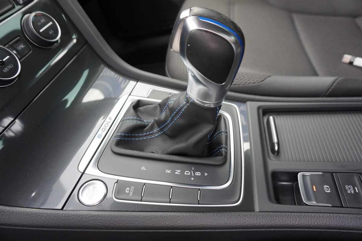 volkswagen-golf-e-golf-35-8-kwh-2019-eletrico