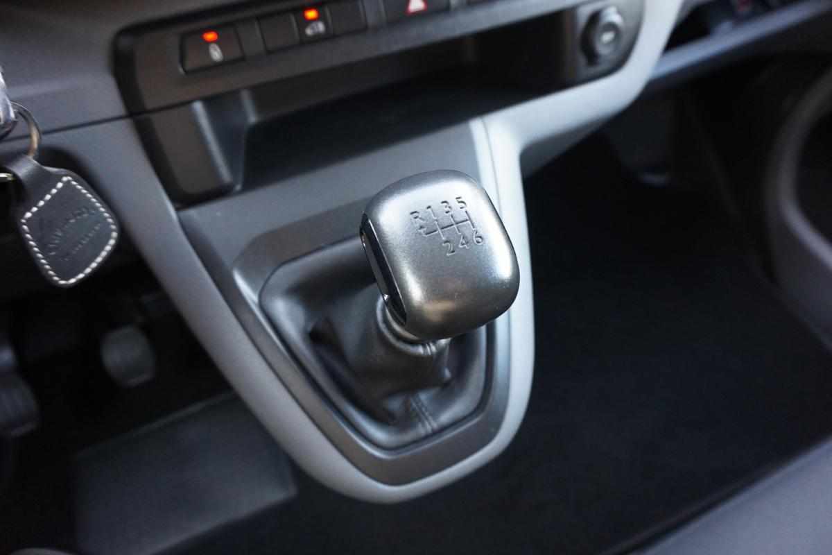 opel-vivaro-2-0cdti-2022-diesel-1995cc