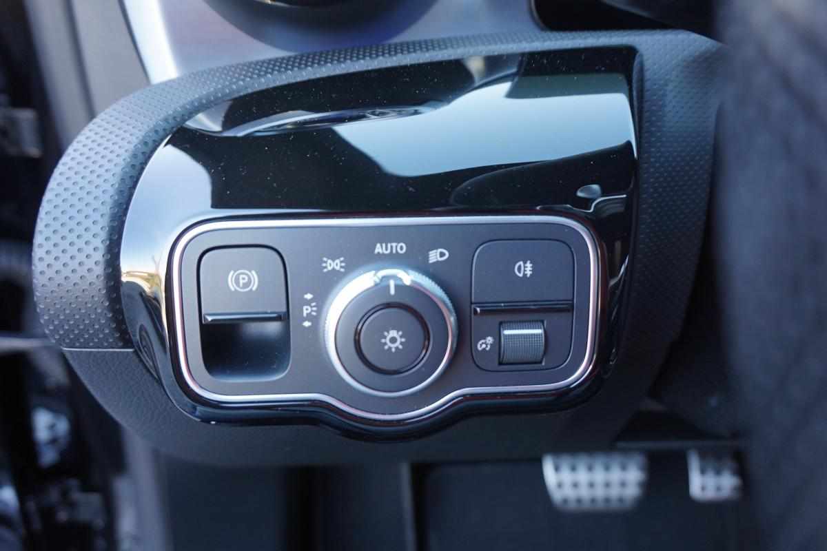 mercedes-benz-cla-250-e-2022-gasolina-1332cc
