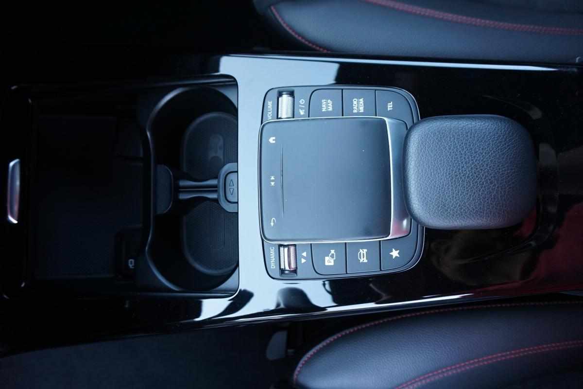 mercedes-benz-cla-250-e-2022-gasolina-1332cc