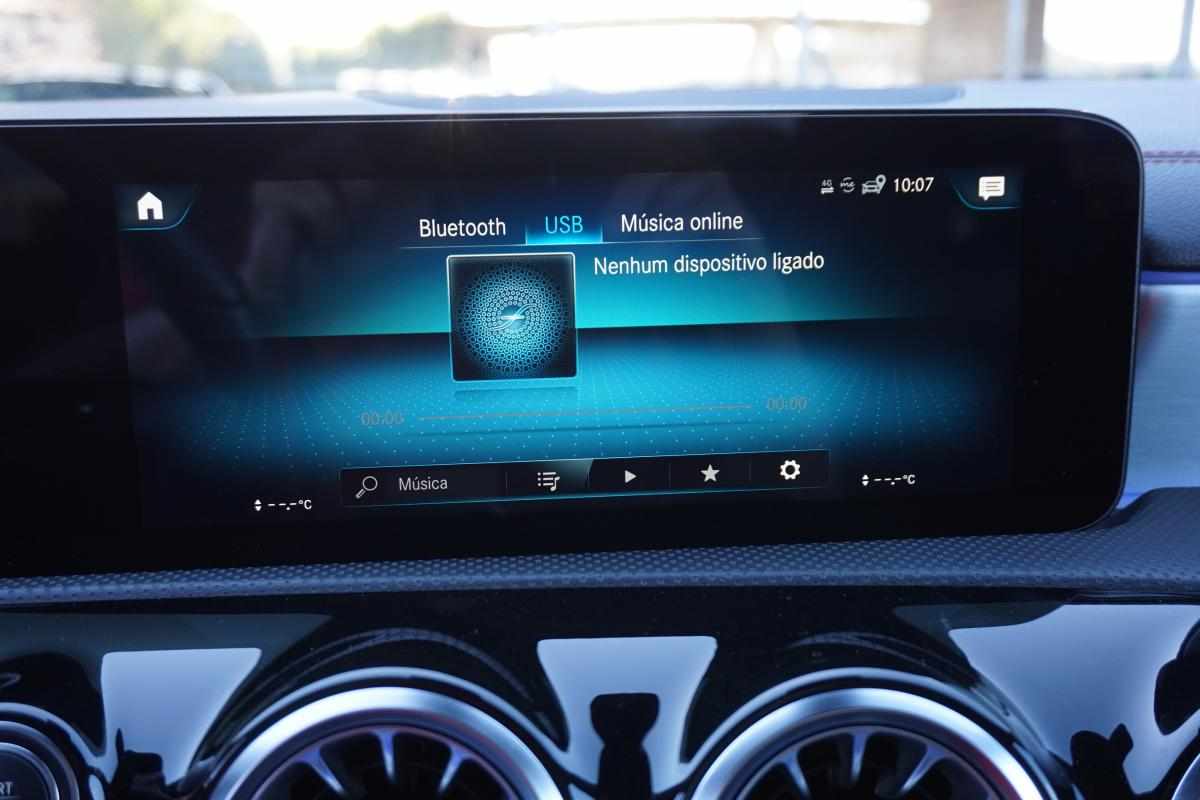 mercedes-benz-cla-250-e-2022-gasolina-1332cc