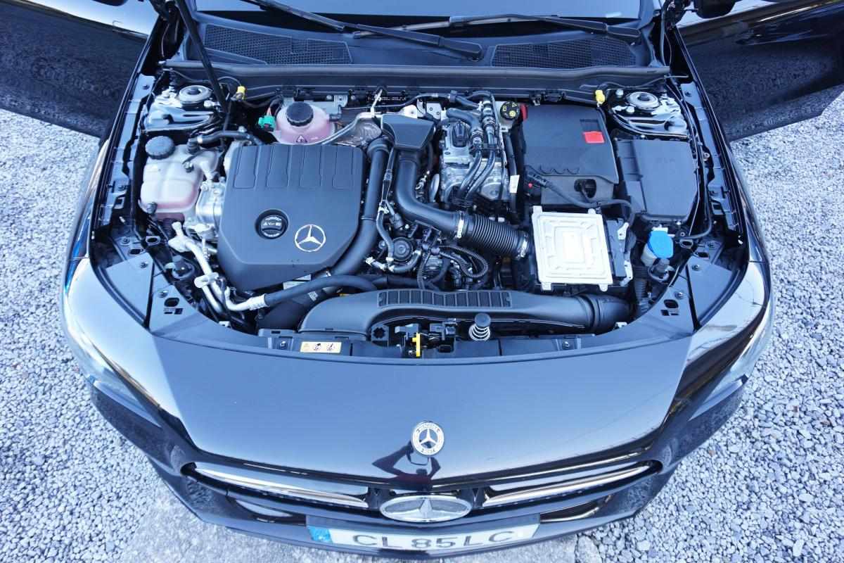 mercedes-benz-cla-250-e-2022-gasolina-1332cc