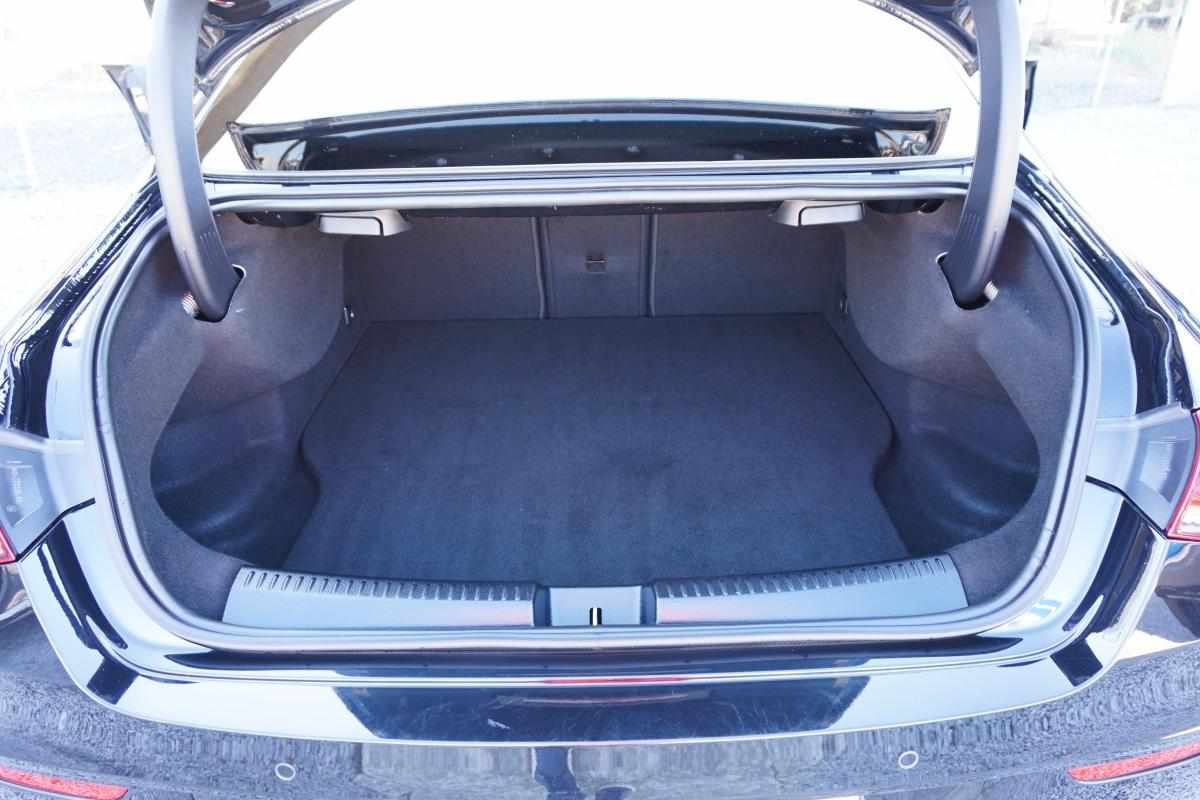 mercedes-benz-cla-250-e-2022-gasolina-1332cc