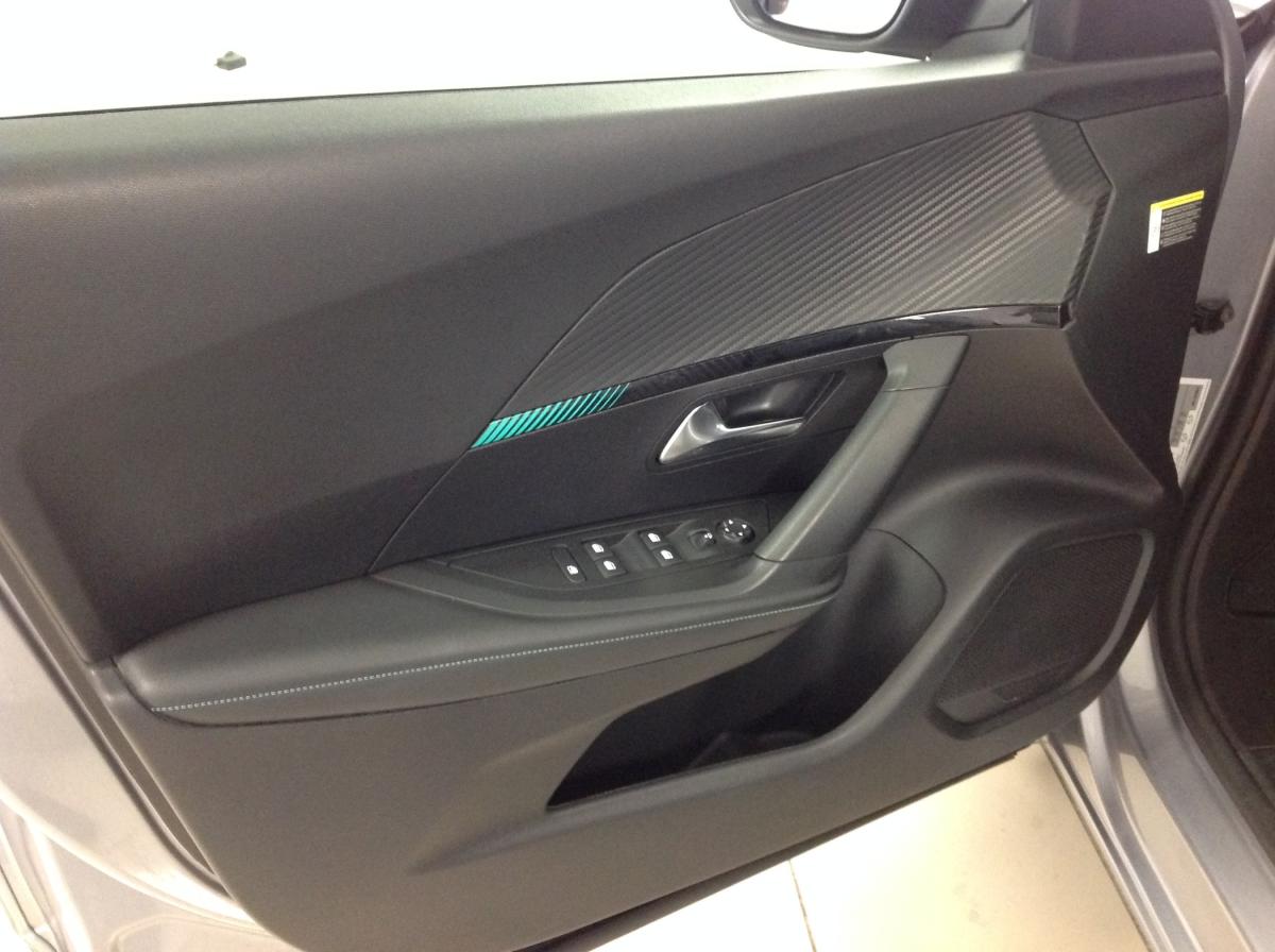 peugeot-2008-2022-gasolina-1199cc