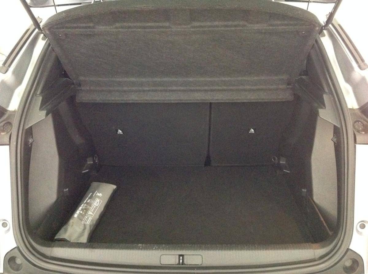 peugeot-2008-2022-gasolina-1199cc