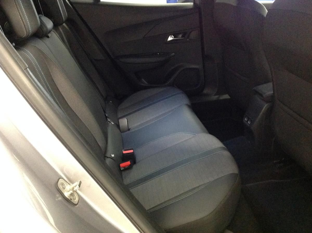 peugeot-2008-2022-gasolina-1199cc