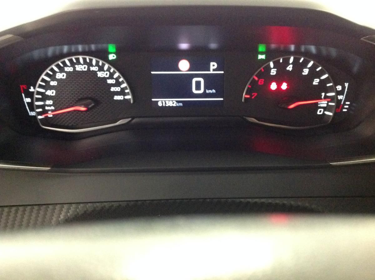peugeot-2008-2022-gasolina-1199cc
