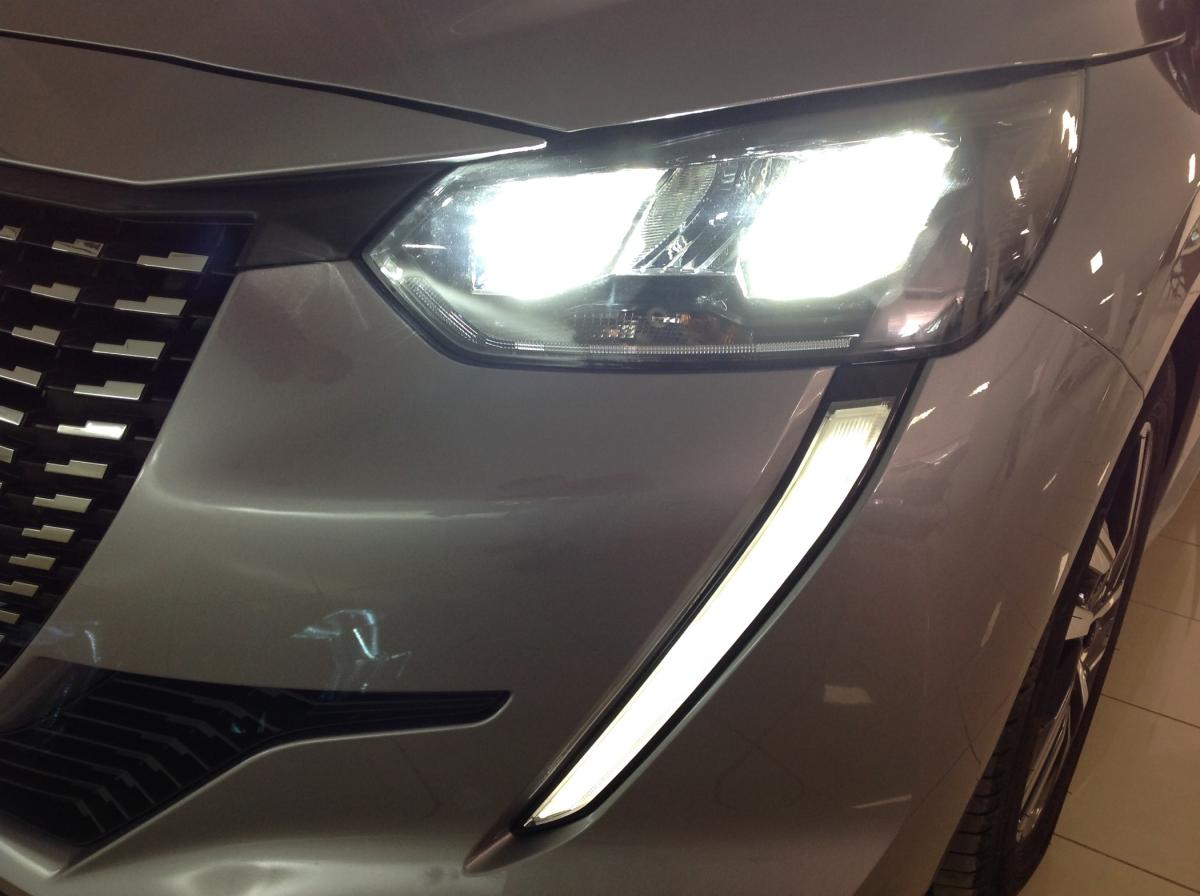 peugeot-208-2022-gasolina-1199cc