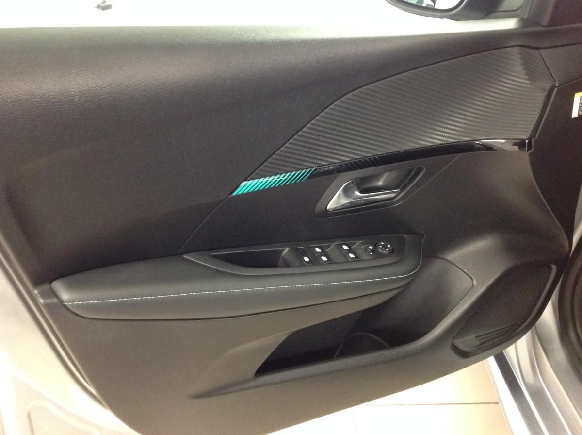 peugeot-208-2022-gasolina-1199cc