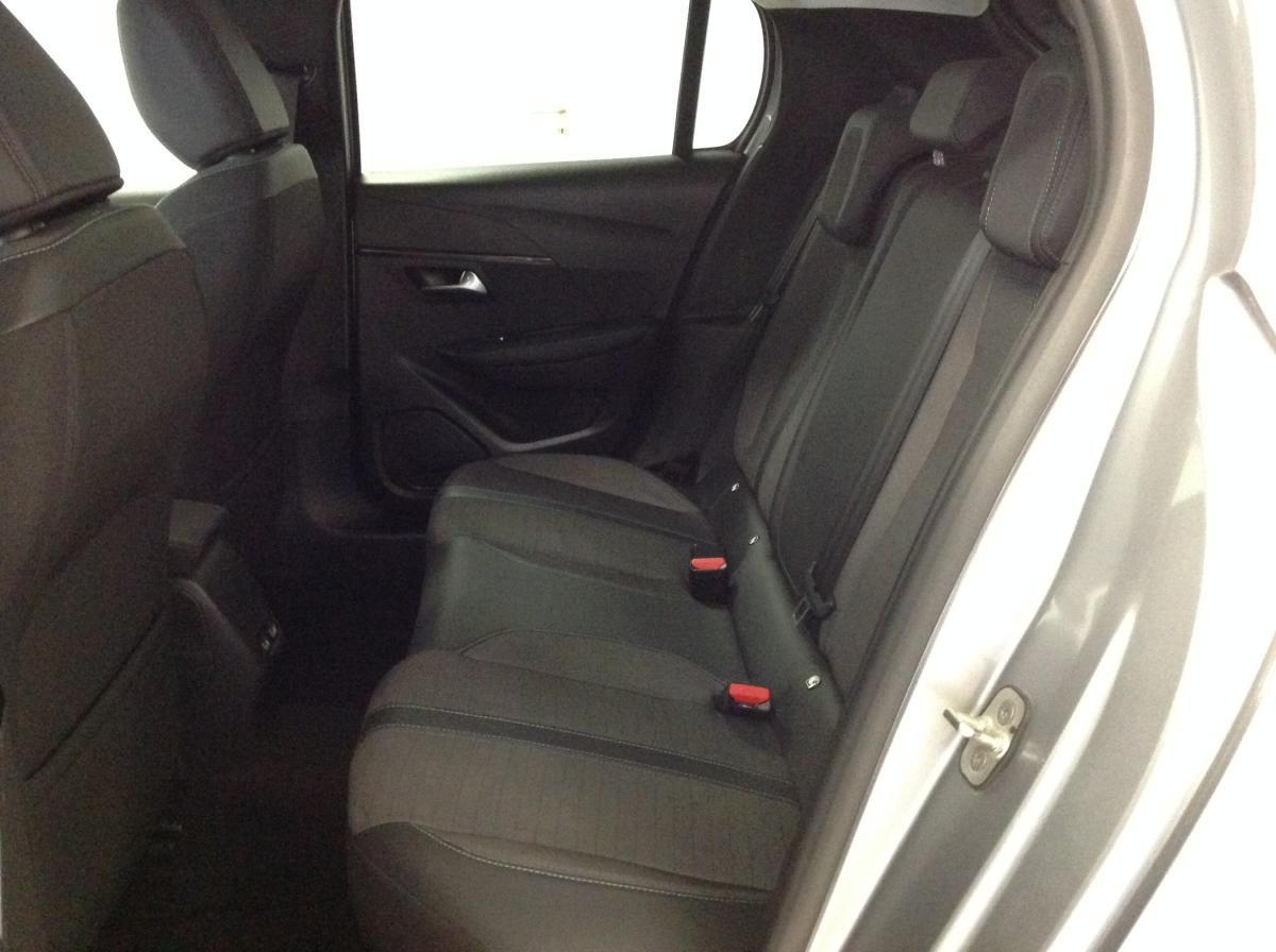 peugeot-208-2022-gasolina-1199cc