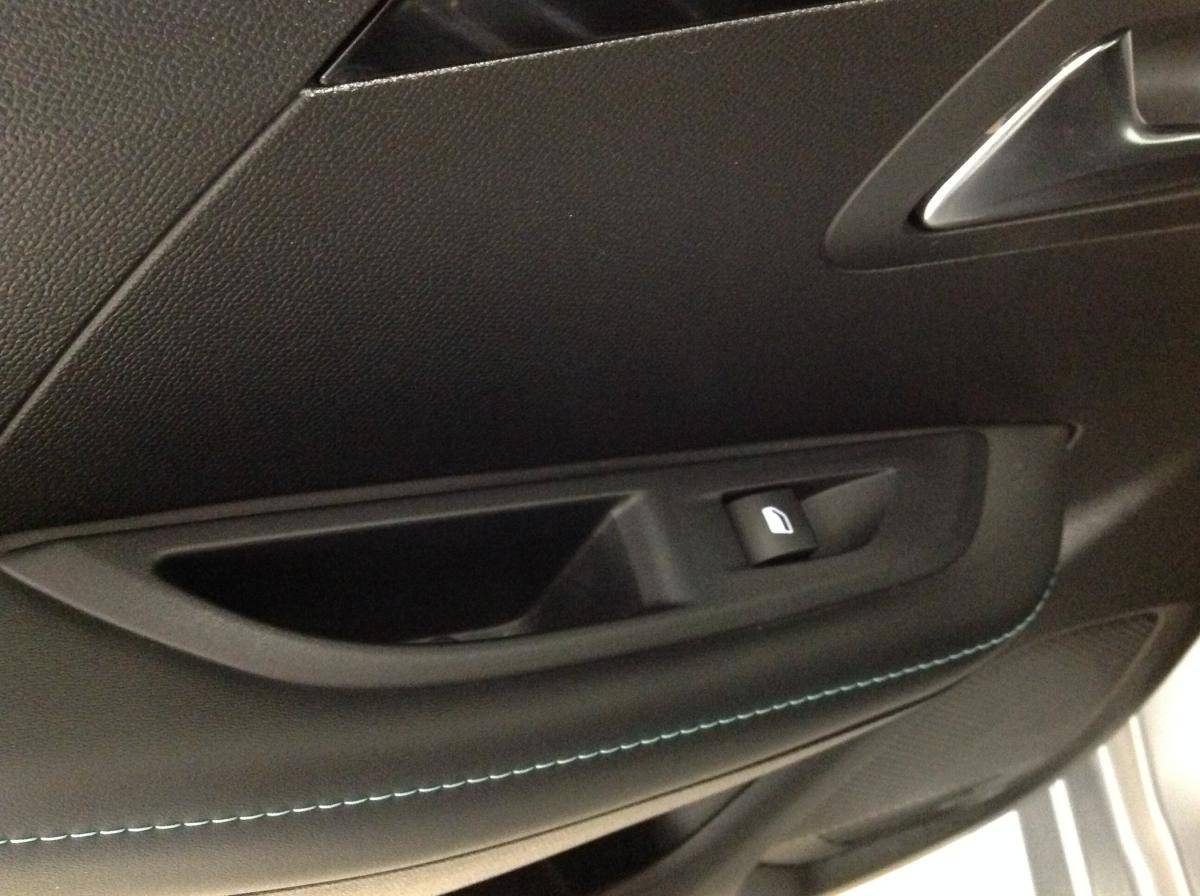 peugeot-208-2022-gasolina-1199cc