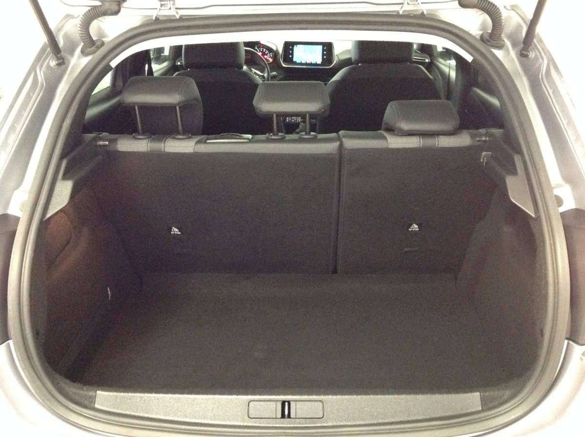 peugeot-208-2022-gasolina-1199cc