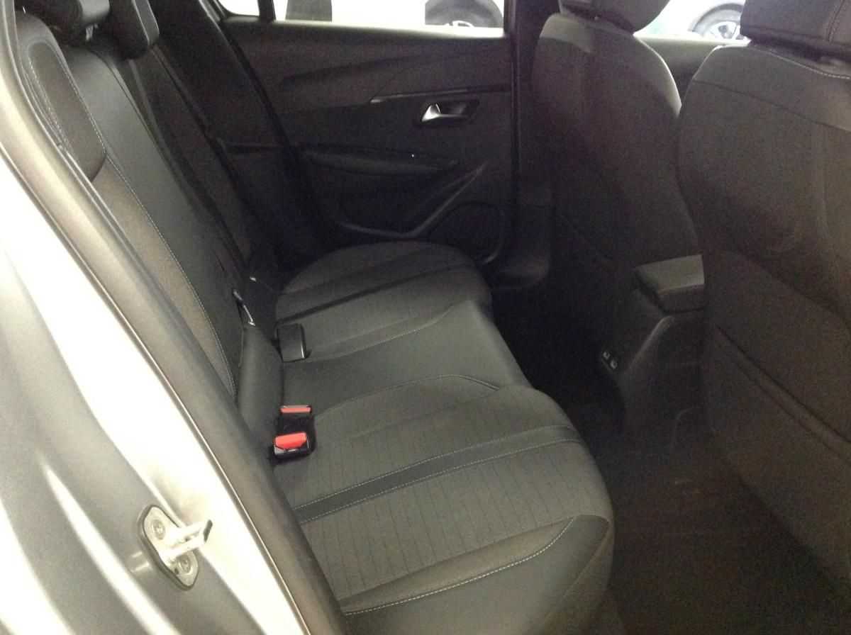 peugeot-208-2022-gasolina-1199cc