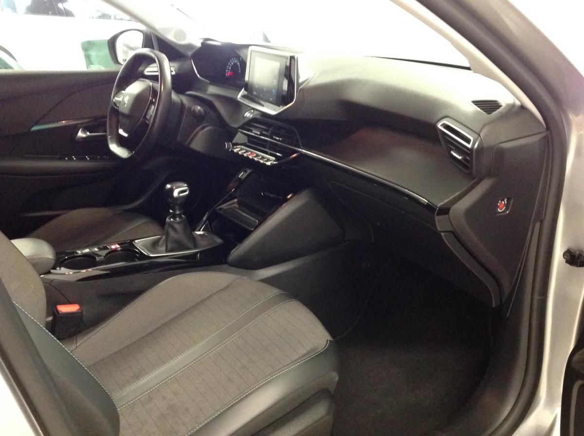 peugeot-208-2022-gasolina-1199cc