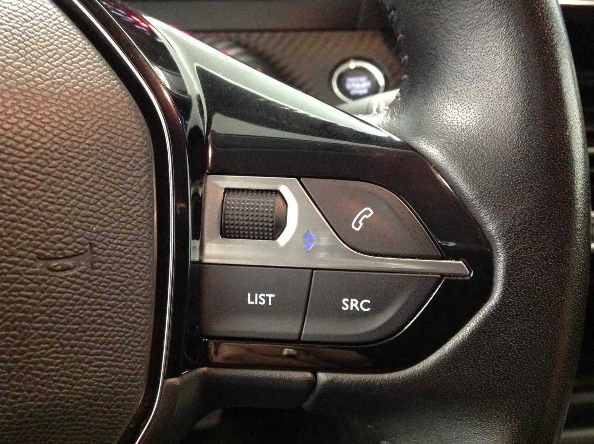 peugeot-208-2022-gasolina-1199cc