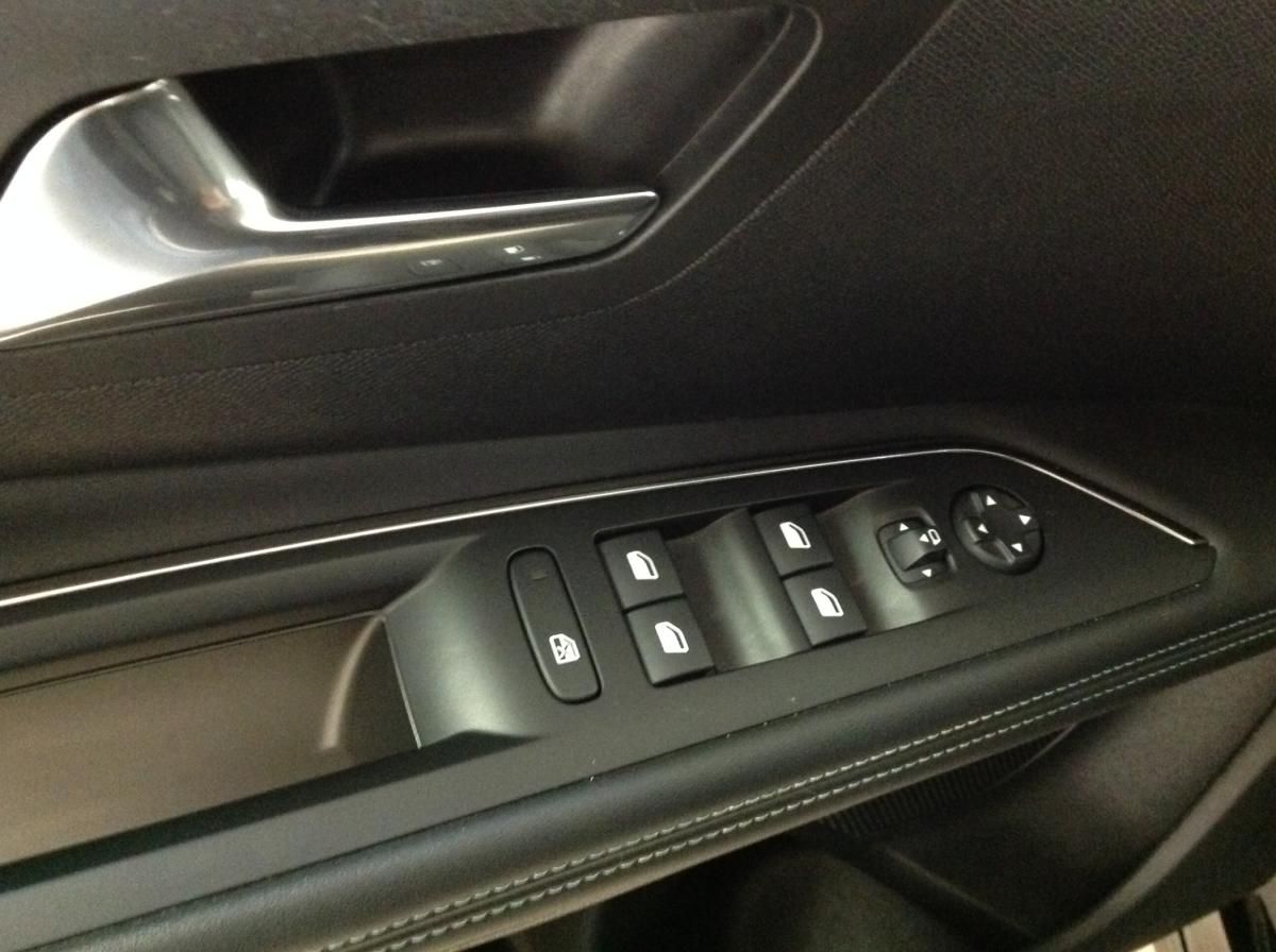 peugeot-3008-2023-diesel-1499cc