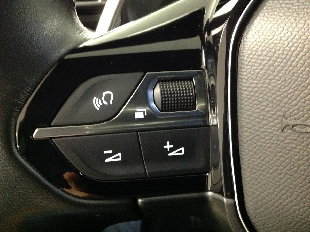 peugeot-3008-2023-diesel-1499cc