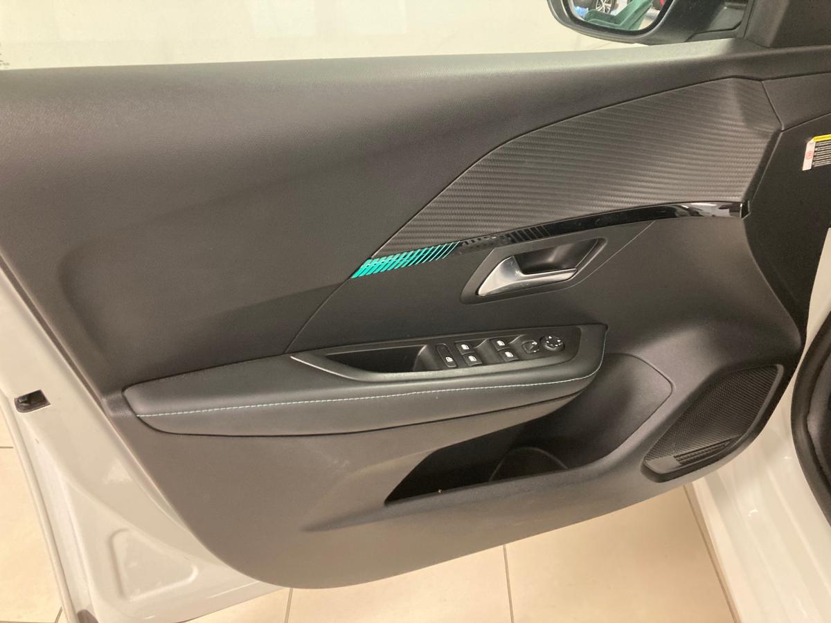 peugeot-208-2022-gasolina-1199cc