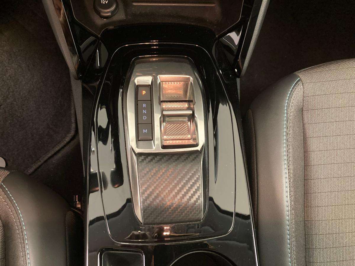 peugeot-208-2022-gasolina-1199cc