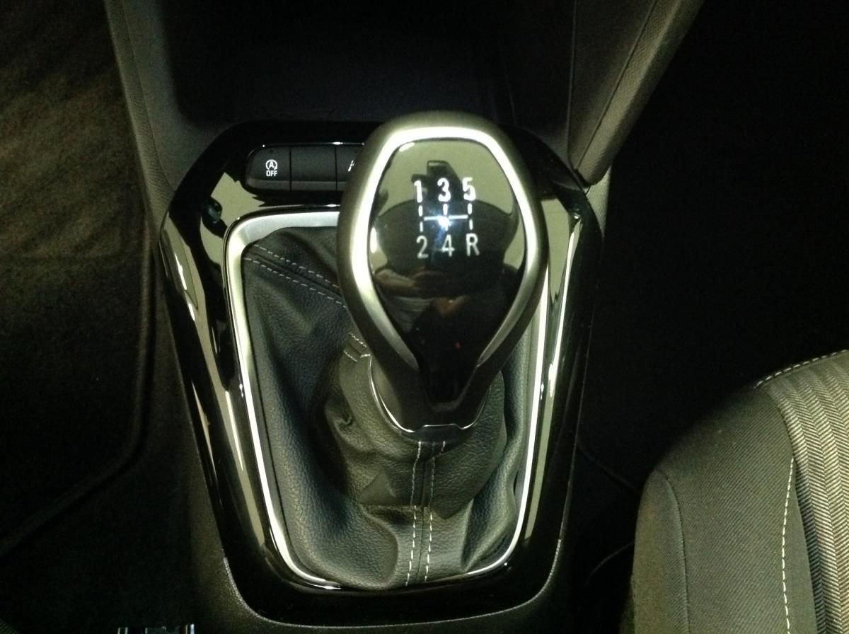 opel-corsa-2023-gasolina-1199cc