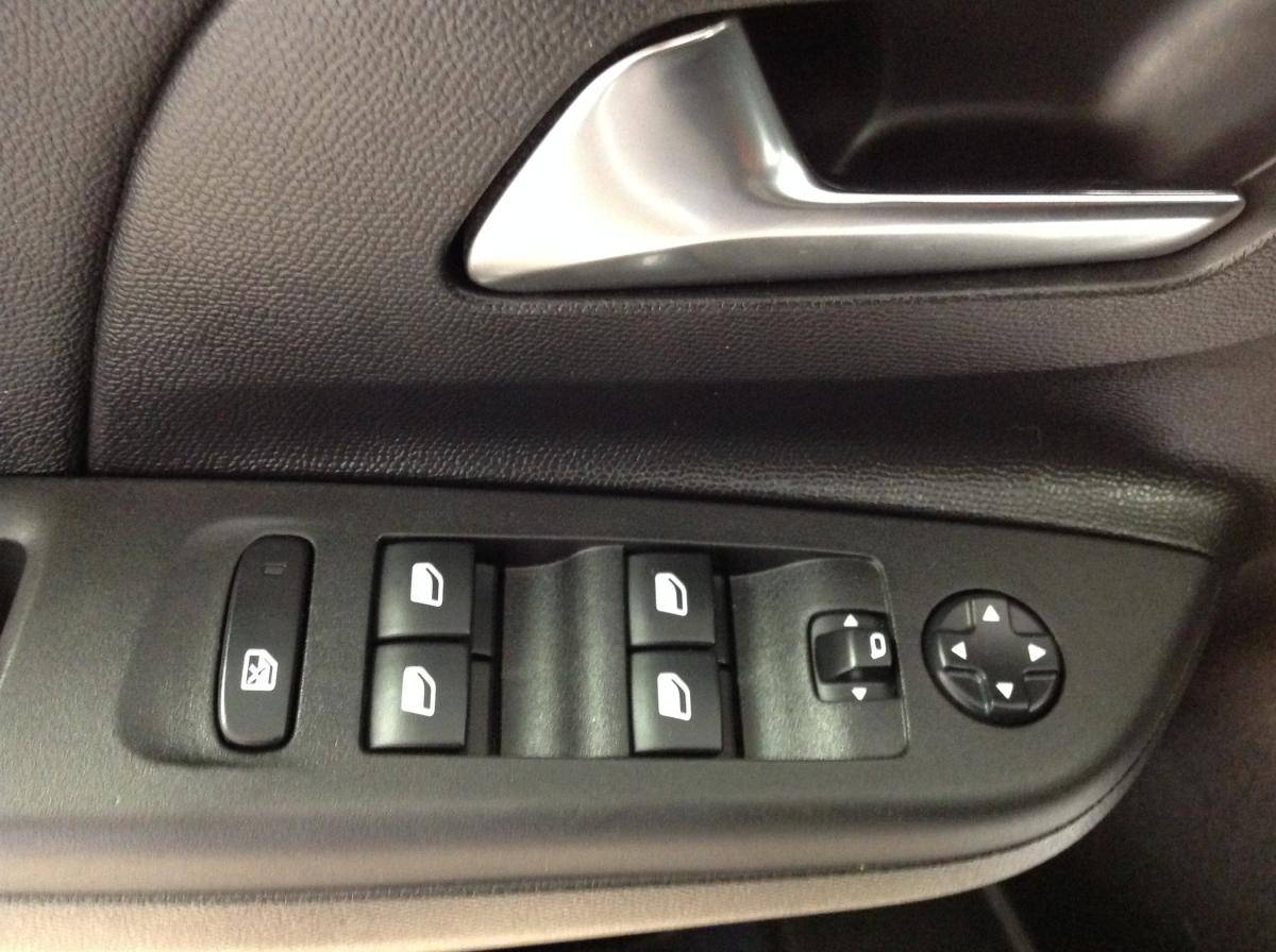 opel-corsa-2023-gasolina-1199cc