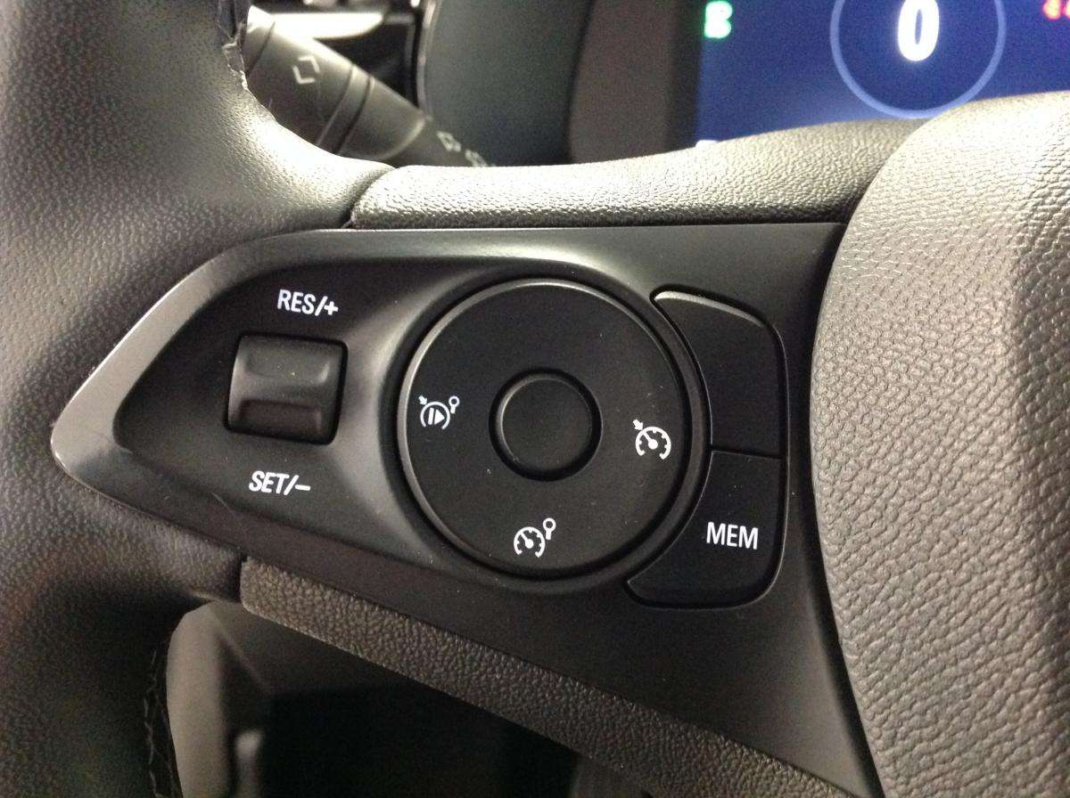 opel-corsa-2023-gasolina-1199cc
