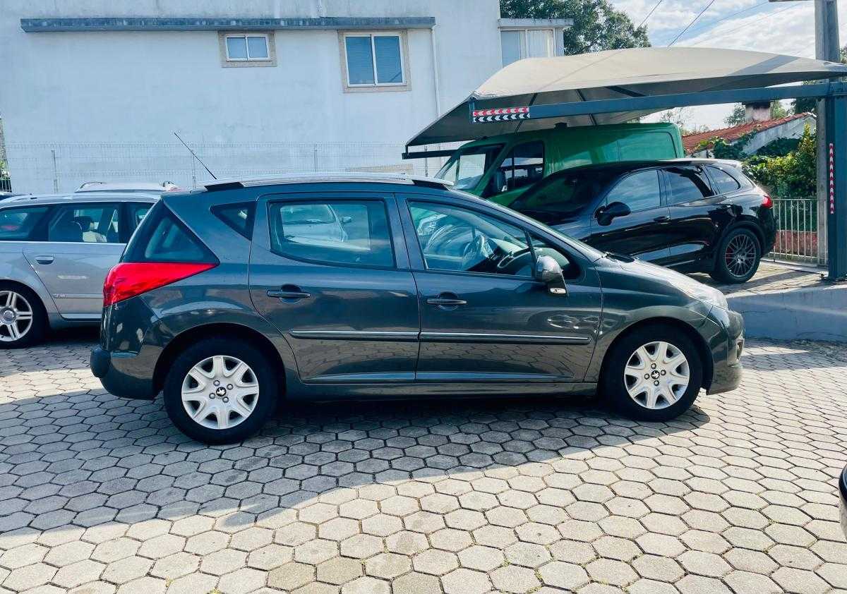 peugeot-207-sw-2011-diesel-1560cc