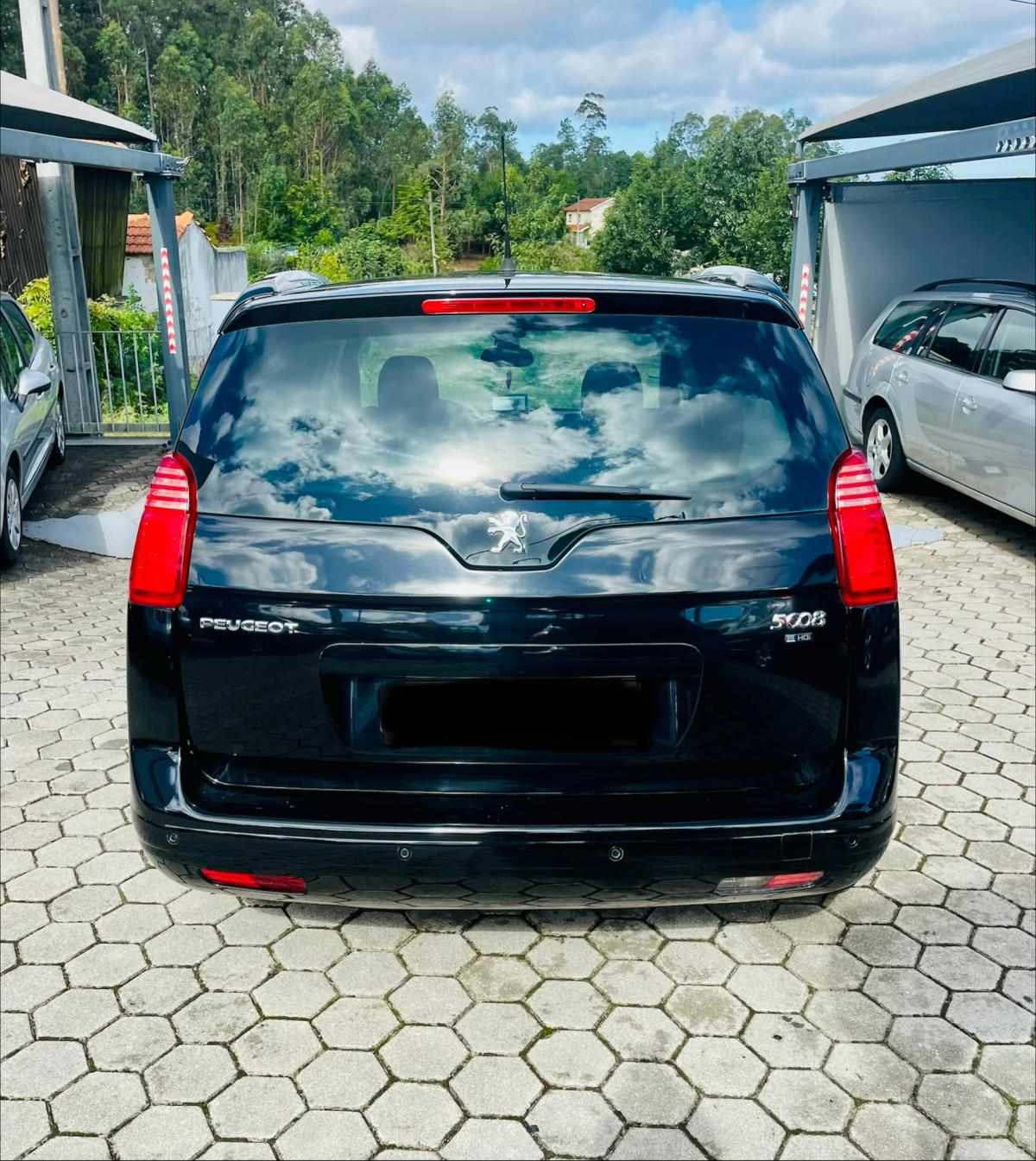 peugeot-5008-2013-diesel-1560cc
