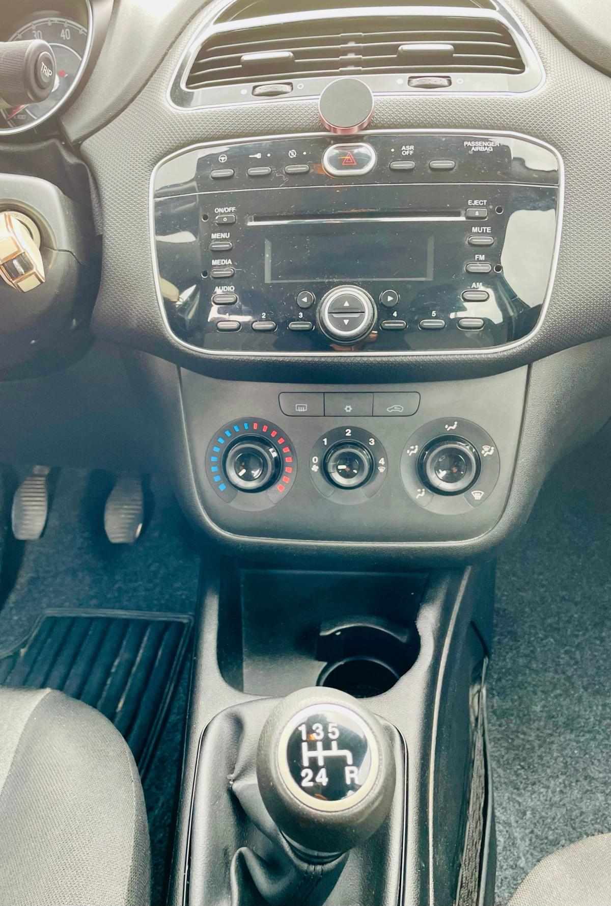 fiat-punto-2015-gasolina-1200cc