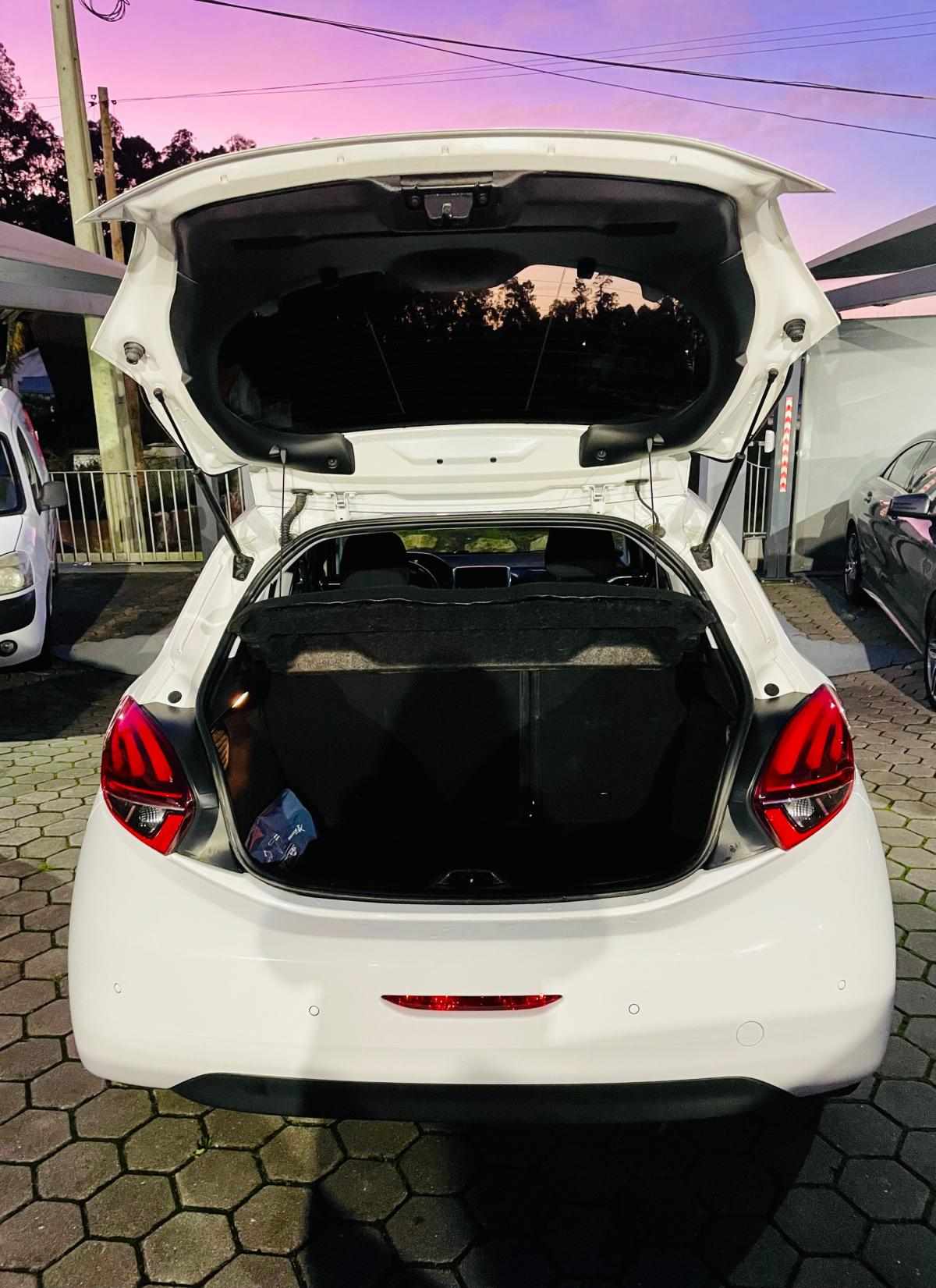 peugeot-208-2019-gasolina-1199cc