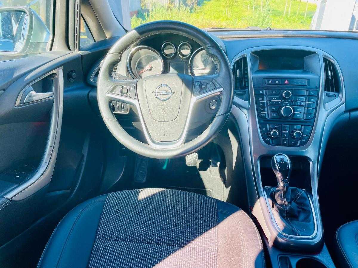 opel-astra-2012-diesel-1248cc