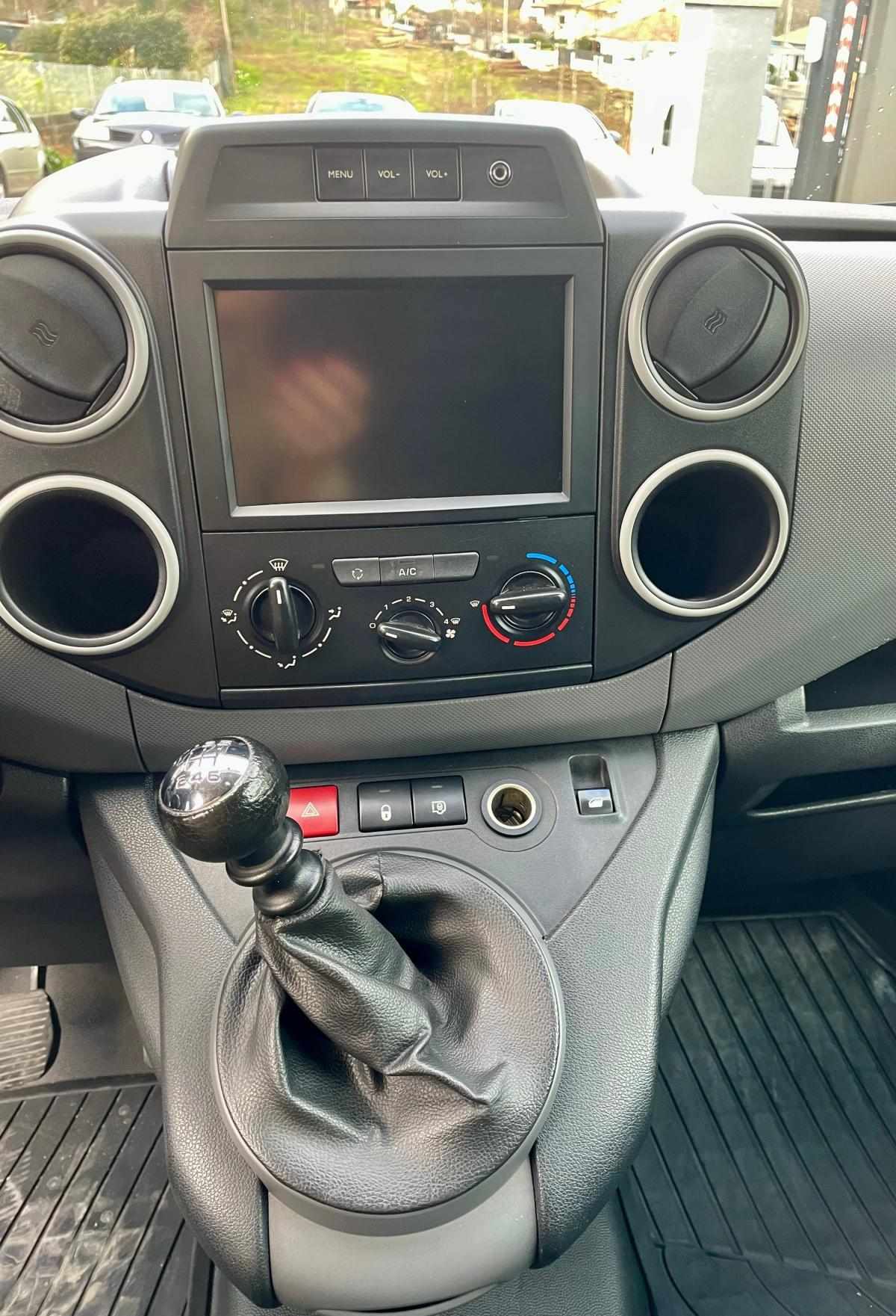 peugeot-partner-2017-diesel-1560cc