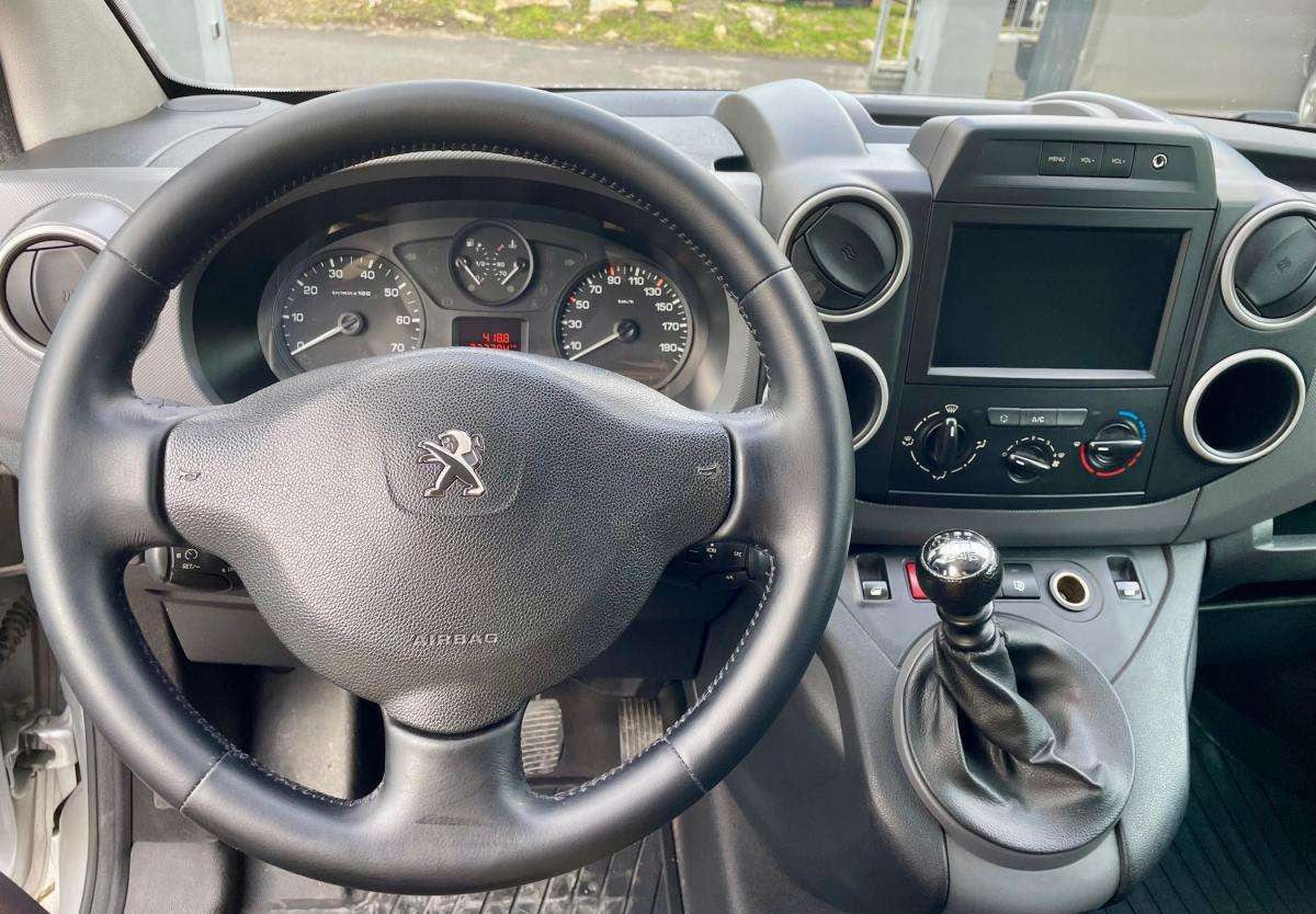 peugeot-partner-2017-diesel-1560cc