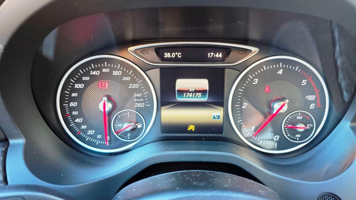 mercedes-benz-gla-2017-diesel-1461cc