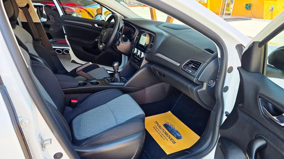 renault-megane-sport-tourer-2022-diesel-1461cc