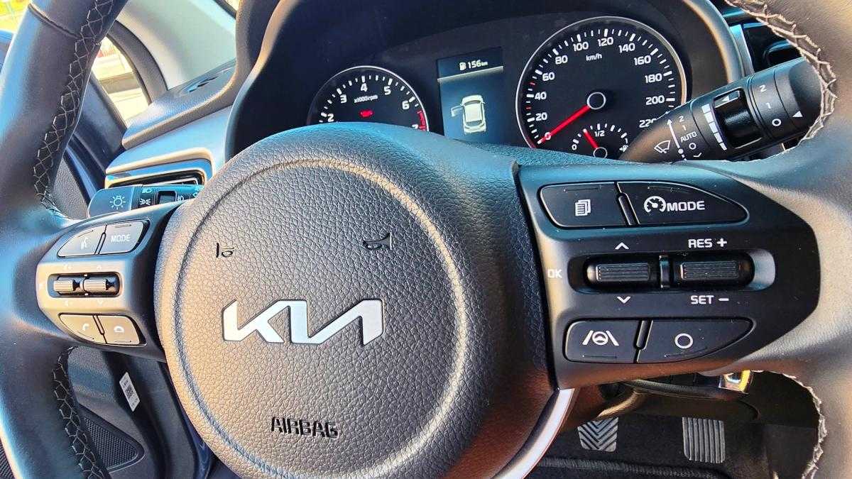 kia-rio-2023-gasolina-998cc
