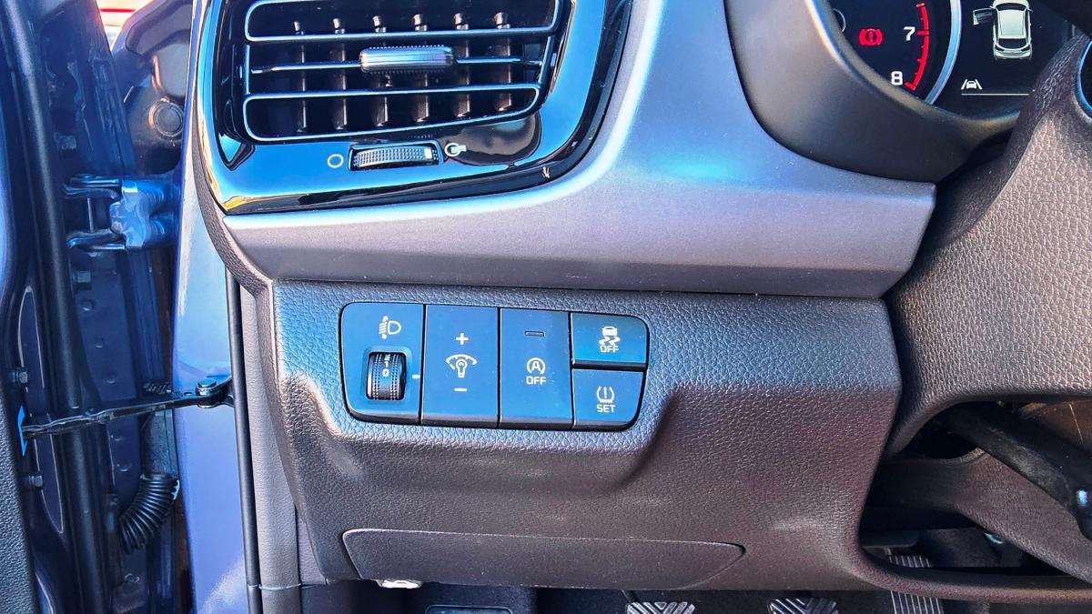 kia-rio-2023-gasolina-998cc
