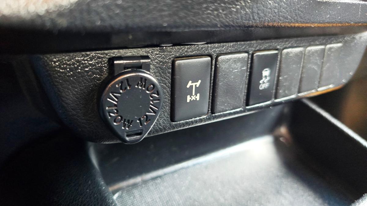 toyota-hilux-2018-diesel-2393cc
