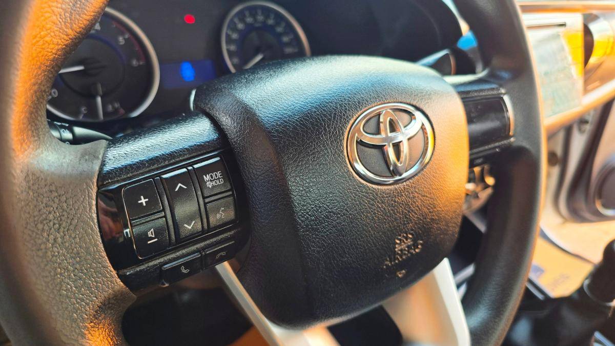 toyota-hilux-2018-diesel-2393cc
