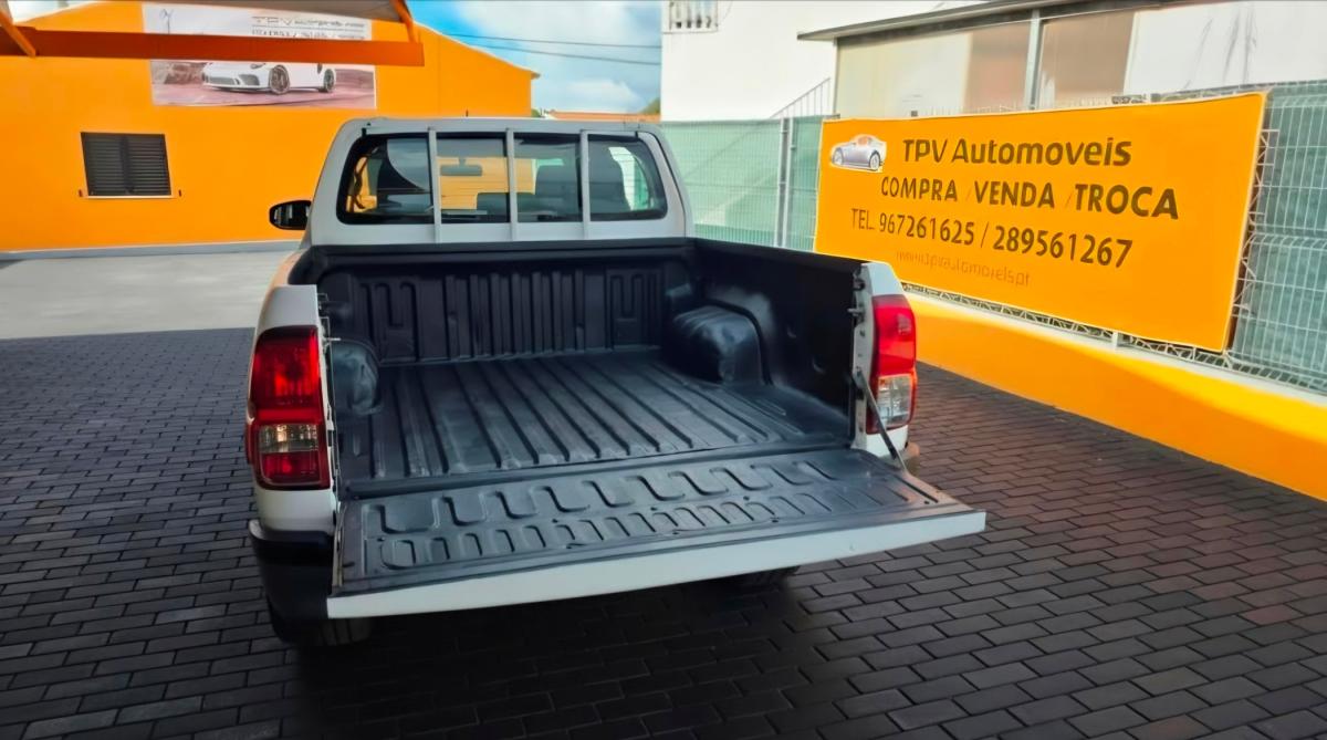toyota-hilux-2018-diesel-2393cc