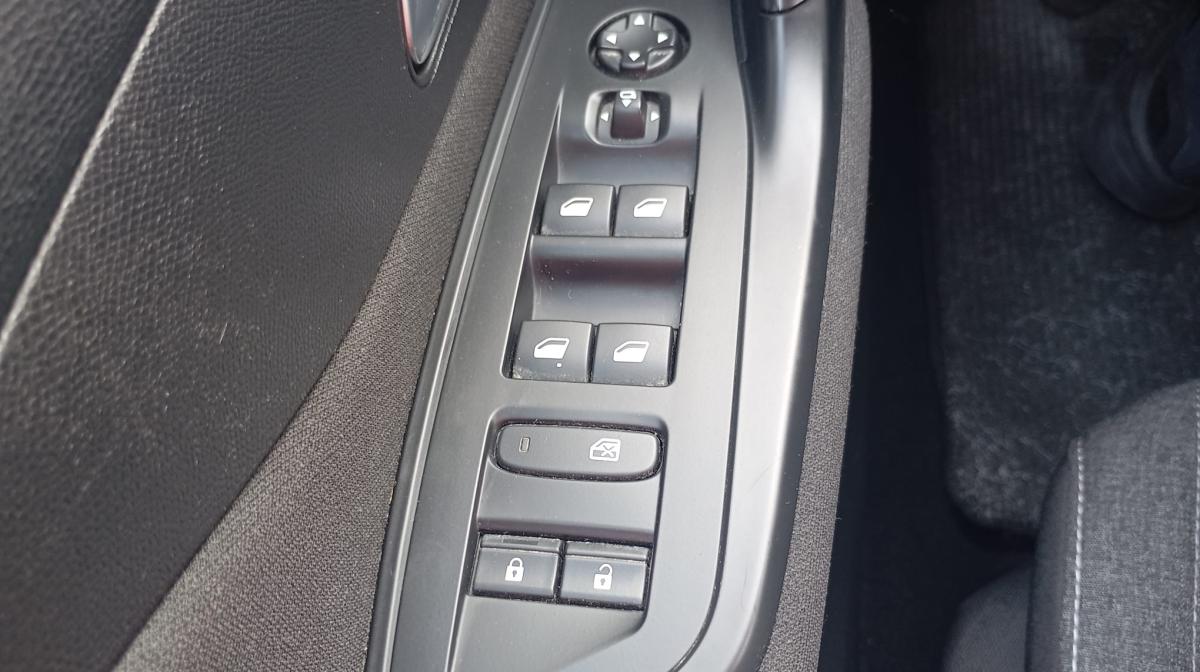 peugeot-308-2022-diesel-1499cc
