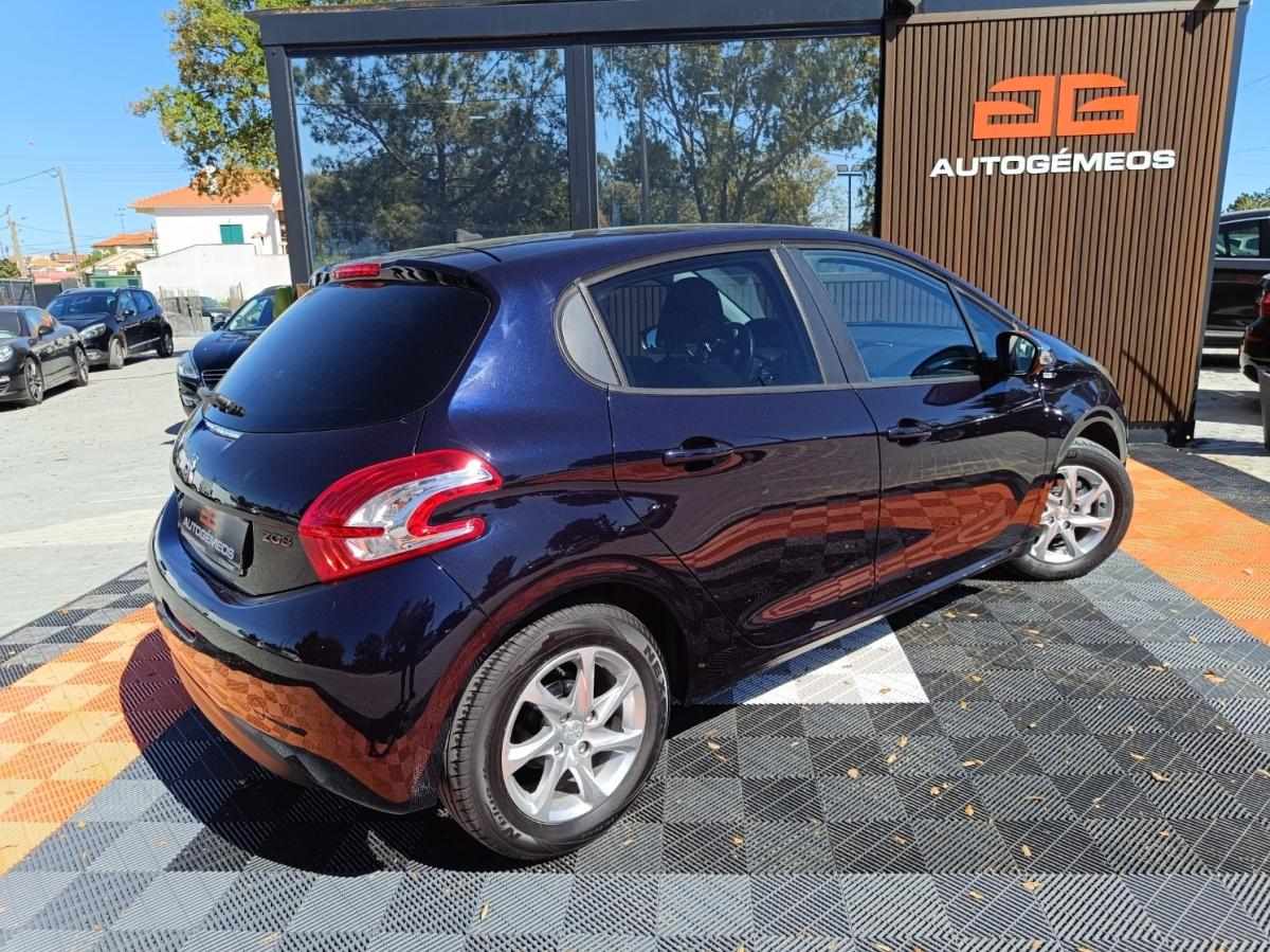 peugeot-208-2014-gasolina-1199cc