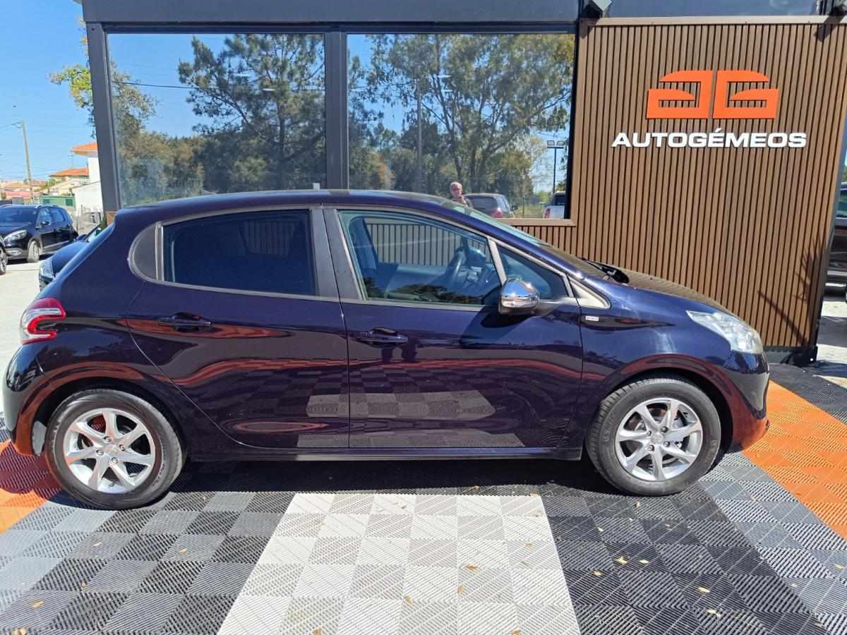 peugeot-208-2014-gasolina-1199cc