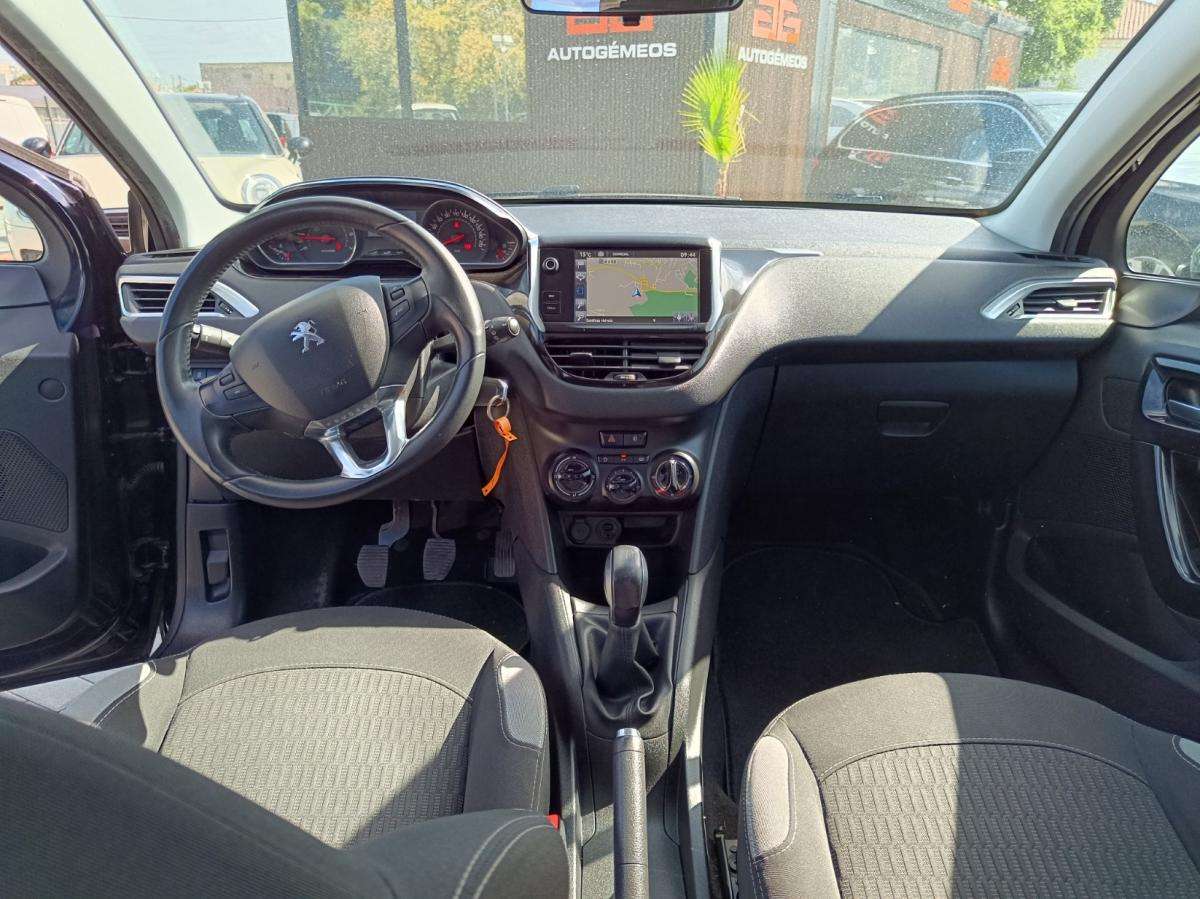 peugeot-208-2014-gasolina-1199cc