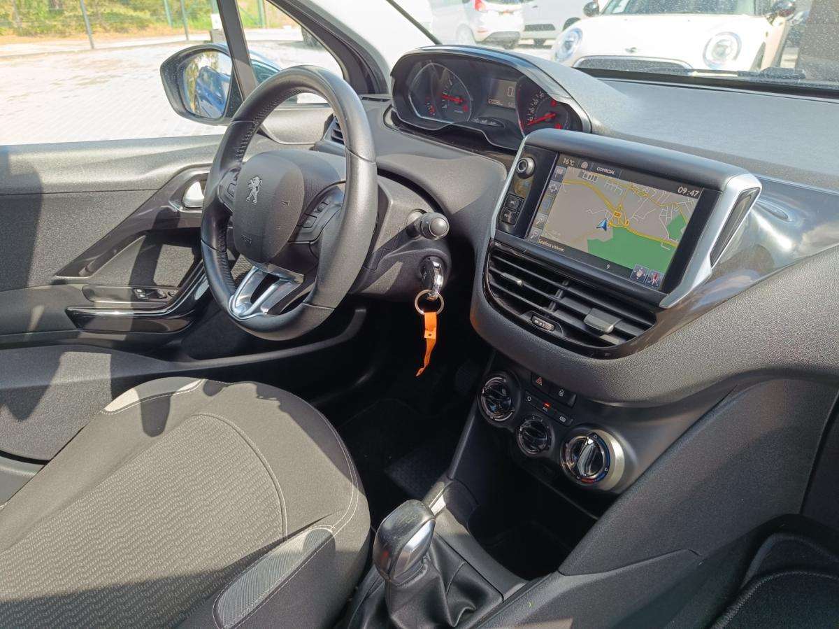peugeot-208-2014-gasolina-1199cc