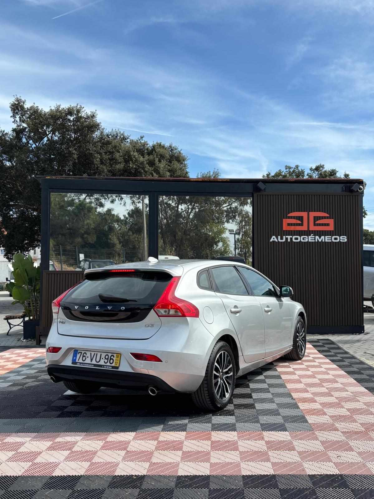volvo-v40-2018-diesel-1969cc