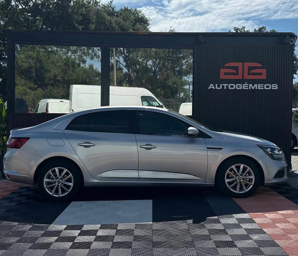 renault-megane-coupe-2018-diesel-1461cc