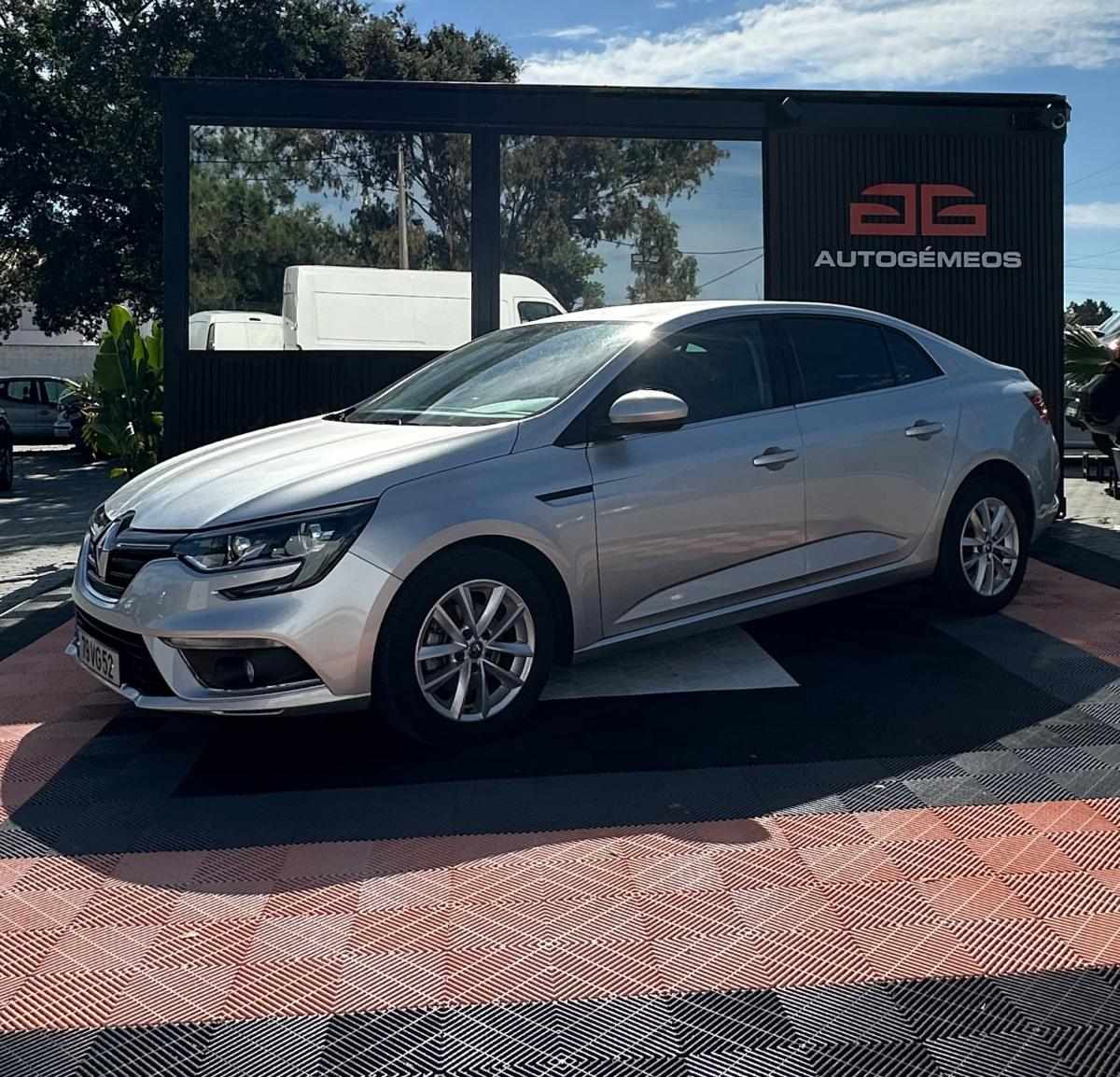 renault-megane-coupe-2018-diesel-1461cc