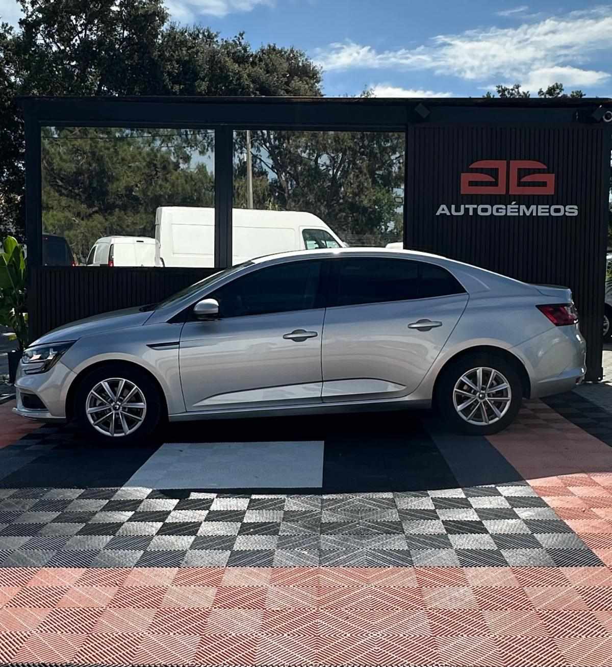 renault-megane-coupe-2018-diesel-1461cc