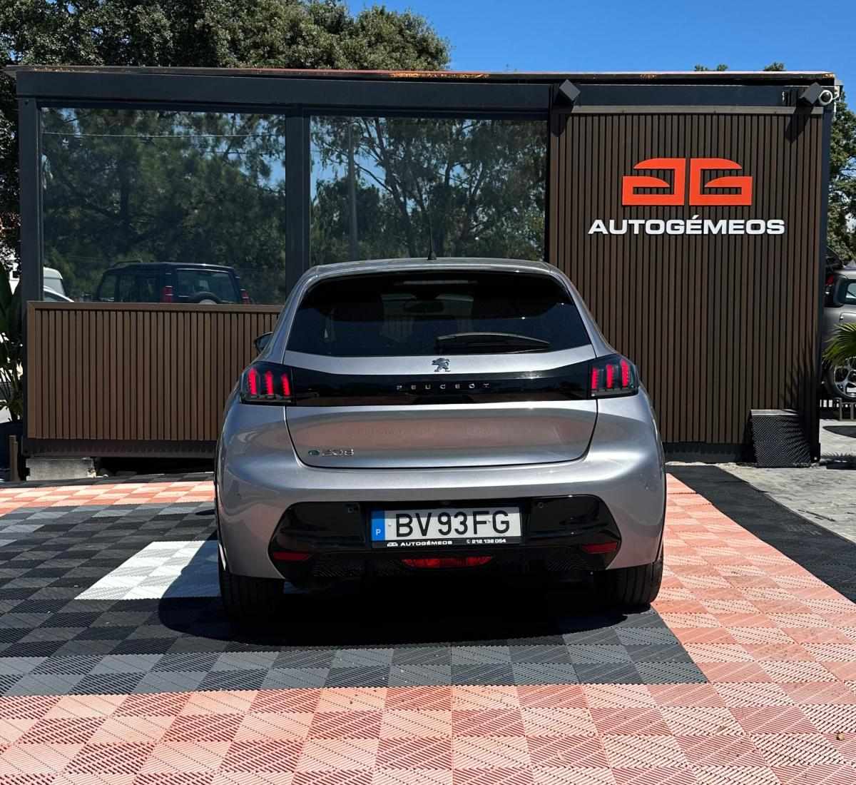 peugeot-2008-2025-eletrico-0cc